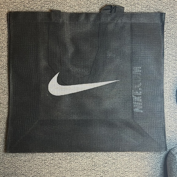 Nike Mesh Shopping Tote - Picture 2 of 3